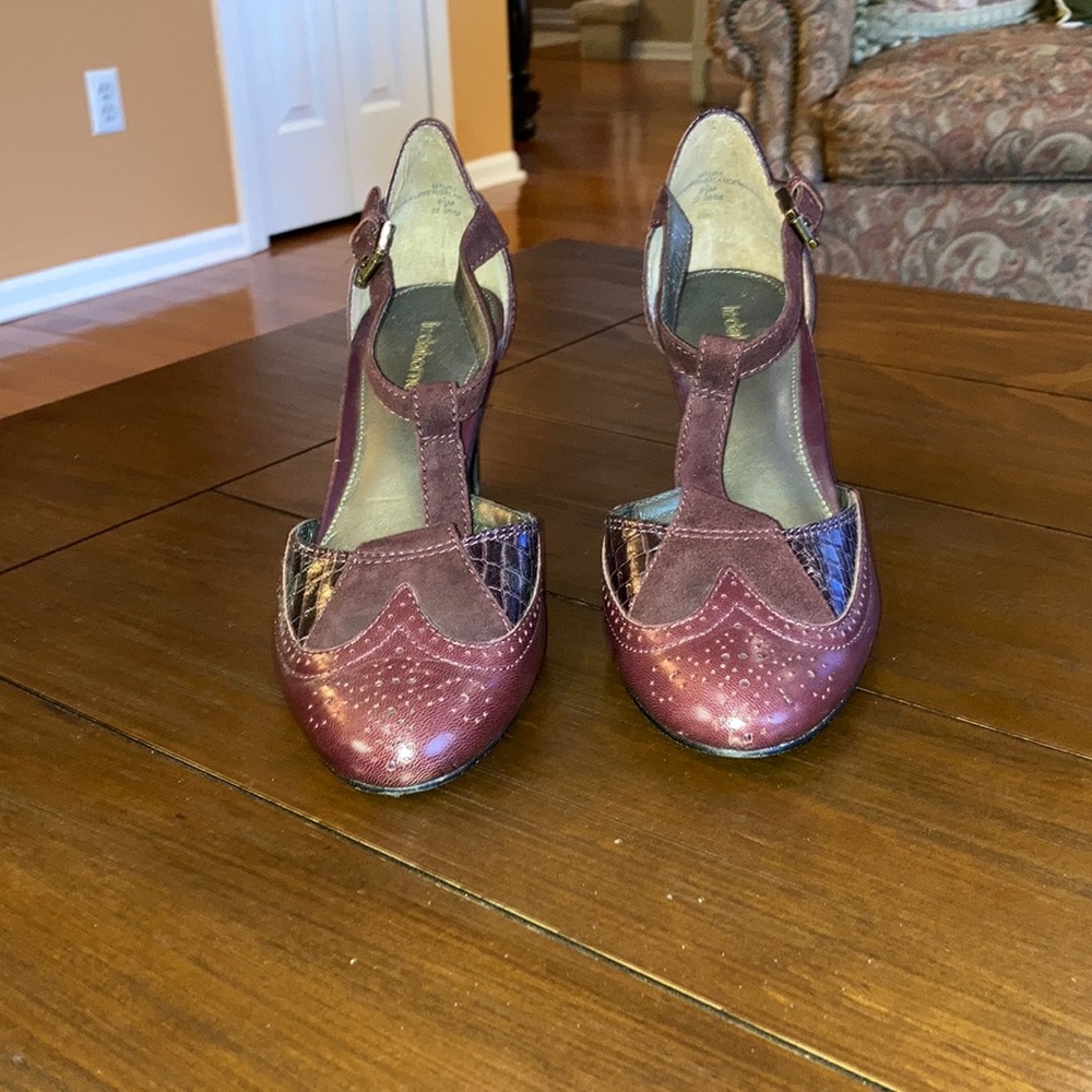 Liz Claiborne t strap heels